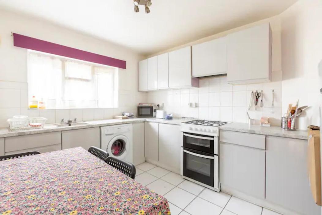 Cosy 1 Bedroom Flat Near Barking Town Centre Экстерьер фото